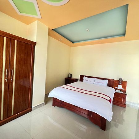 Huy Hoang Hotel Донгван Экстерьер фото
