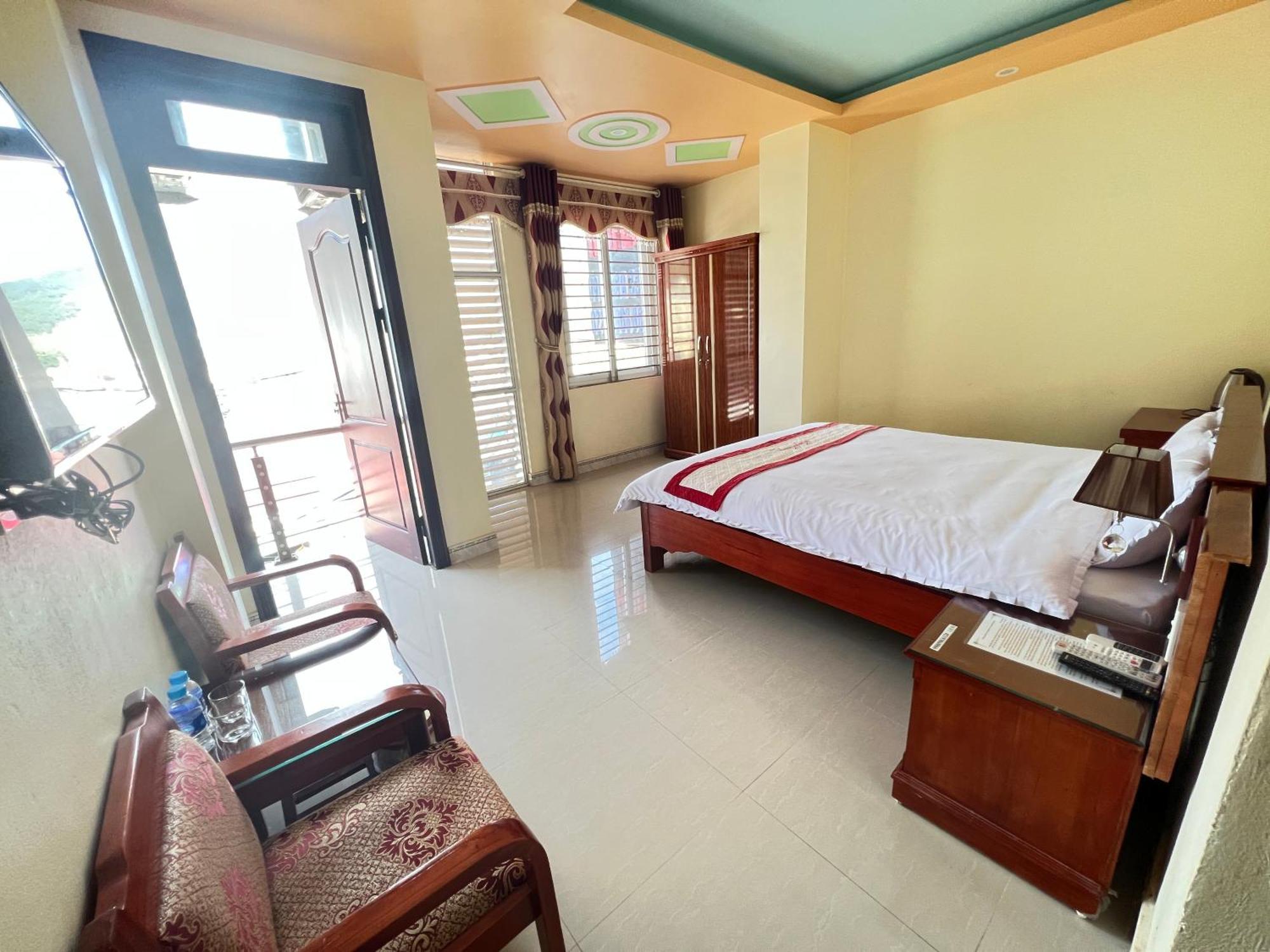 Huy Hoang Hotel Донгван Экстерьер фото