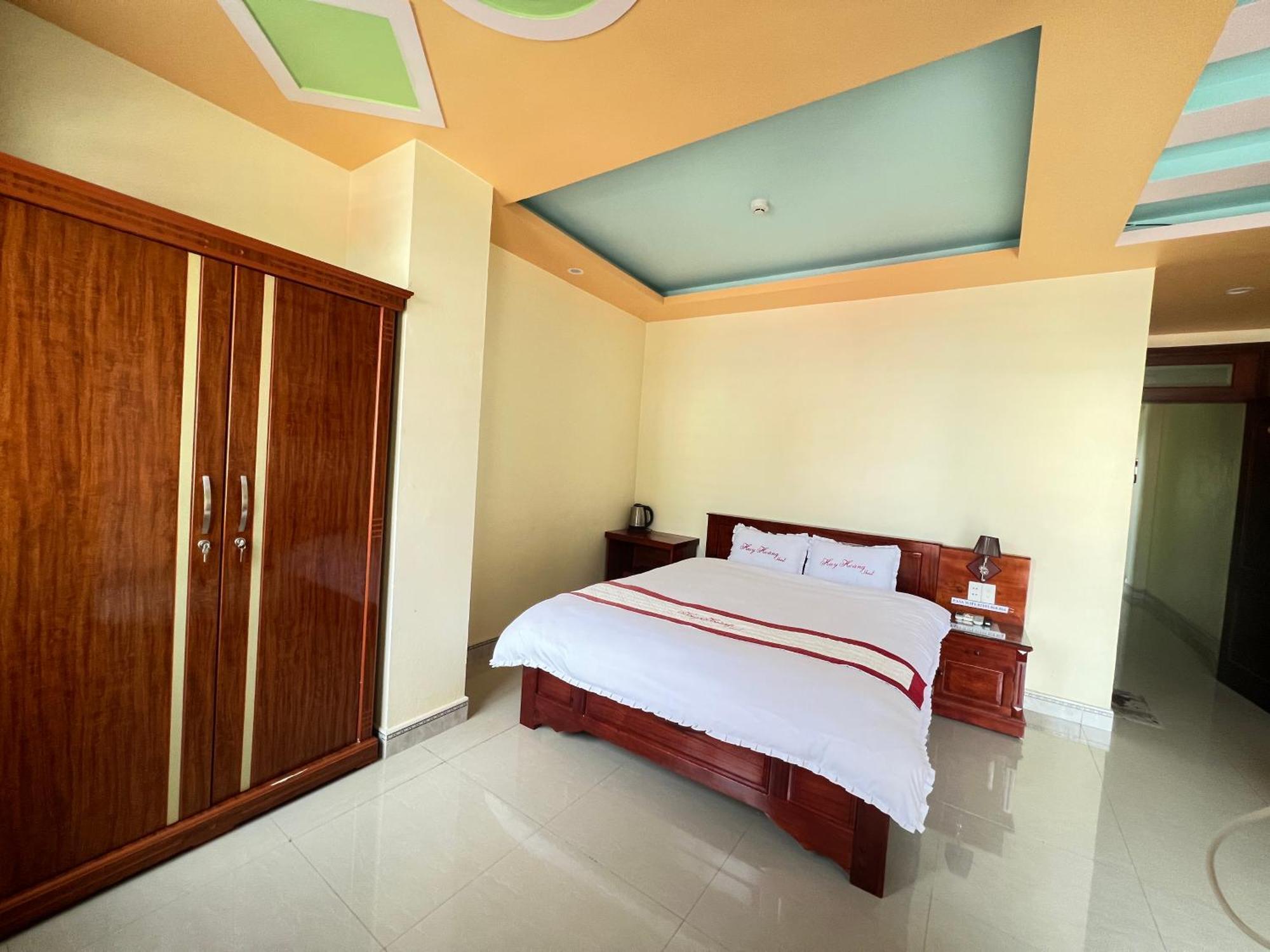 Huy Hoang Hotel Донгван Экстерьер фото